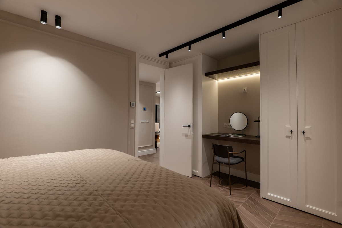 2268a7f4049bc40b61942a33a8fcd637 - 19