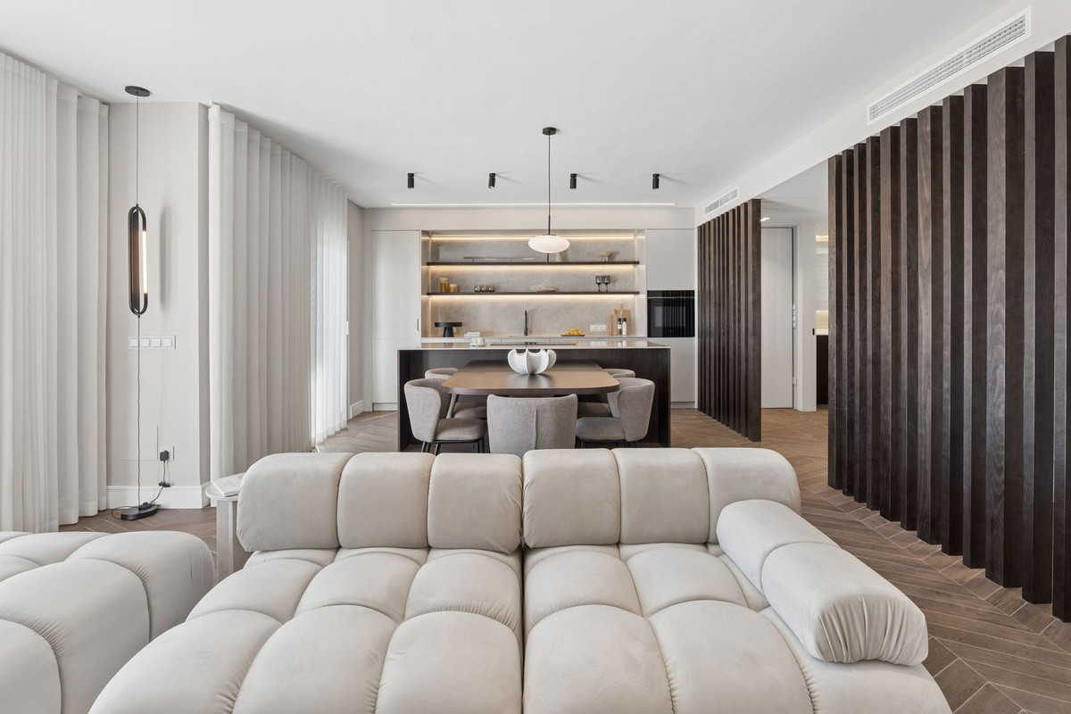 2268a7f4049bc40b61942a33a8fcd637 - 3