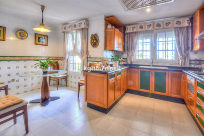 230ad58d46d4d4a3b60975c2fc9666b0 - 13