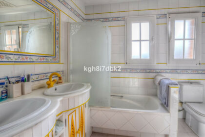 230ad58d46d4d4a3b60975c2fc9666b0 - 24