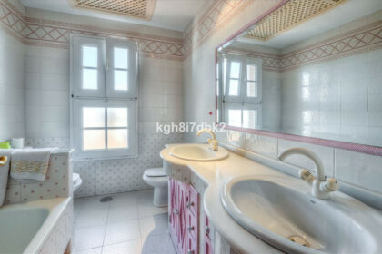 230ad58d46d4d4a3b60975c2fc9666b0 - 28