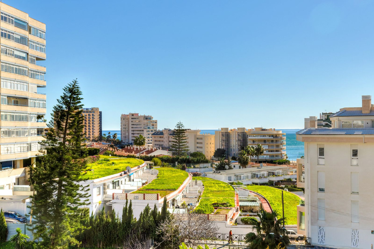 23d9a482456f1a8d7f7e42691f82487f - 20