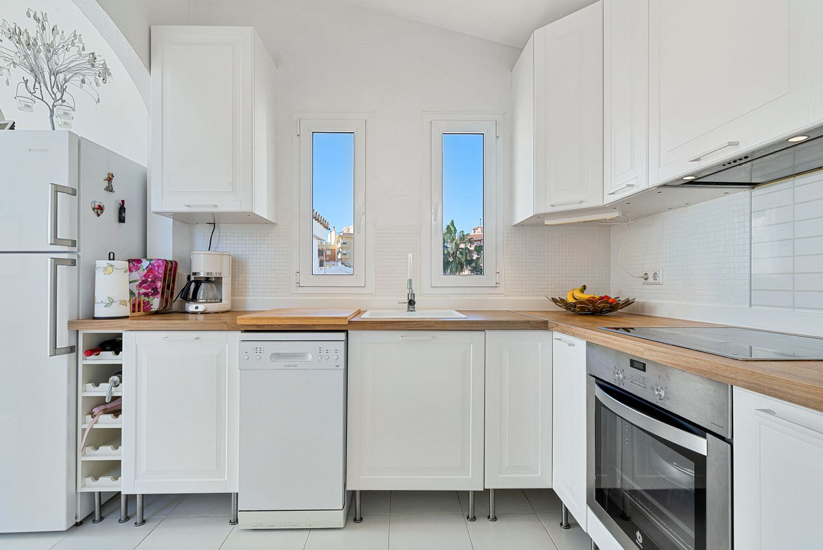 23d9a482456f1a8d7f7e42691f82487f - 6