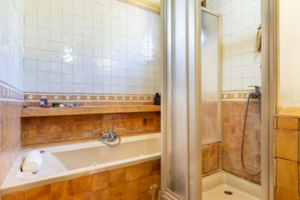 24ba8f3fe31a775454b7ad45e6956bf1 - 17