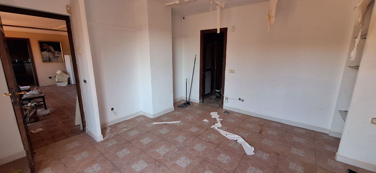 26e9c765898747e49292489b605c47fb - 11