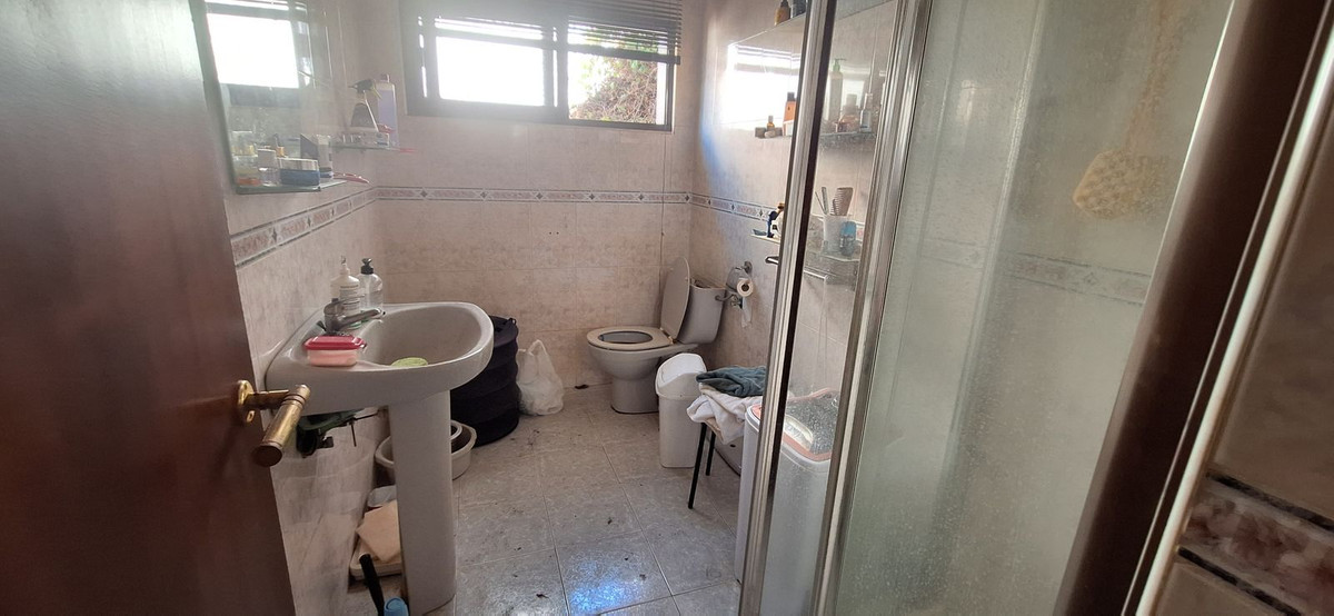 26e9c765898747e49292489b605c47fb - 17