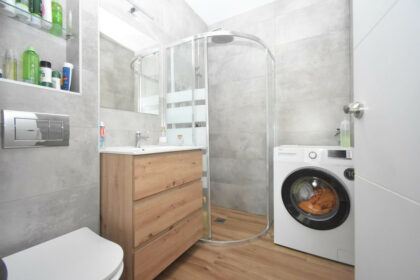 271d3cd0d2f12bc5bbf174c6b8438a31 - 21