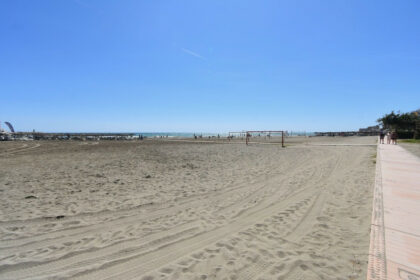 271d3cd0d2f12bc5bbf174c6b8438a31 - 24