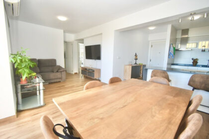 271d3cd0d2f12bc5bbf174c6b8438a31 - 8