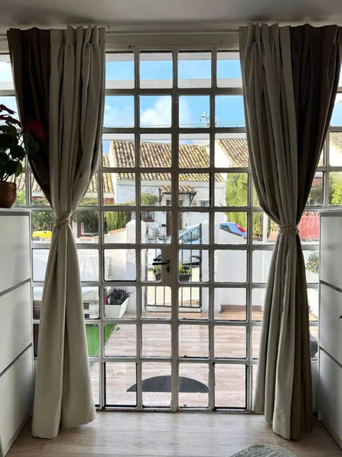 28e74aca24c28d38eefe5ee5251909d8 - 10