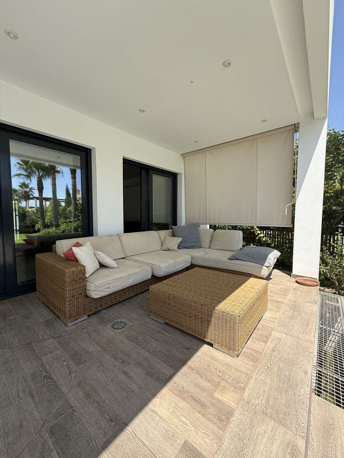 2a60441e2a4fe5f042c76d1dd4bb1963 - 16