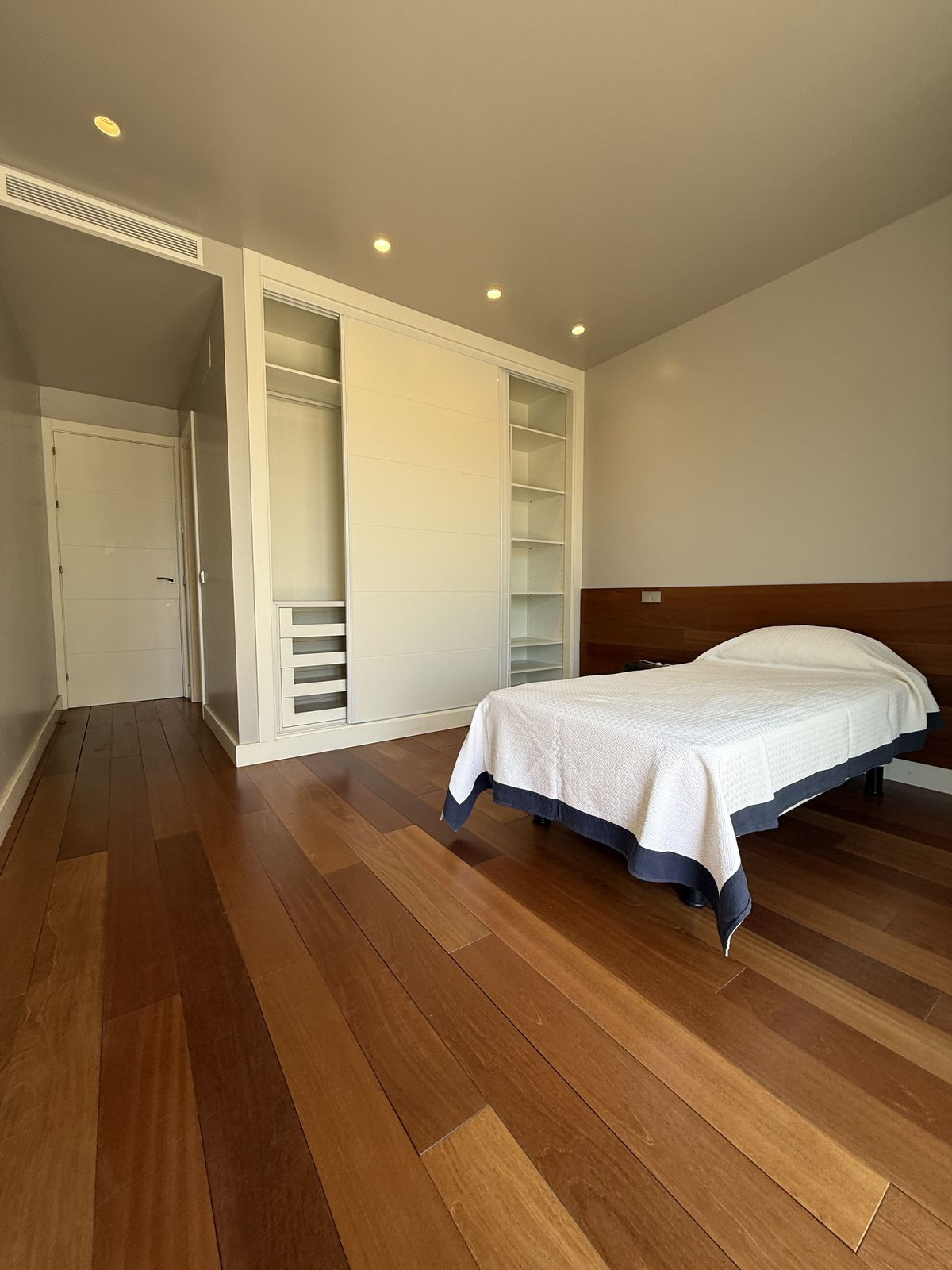 2a60441e2a4fe5f042c76d1dd4bb1963 - 19