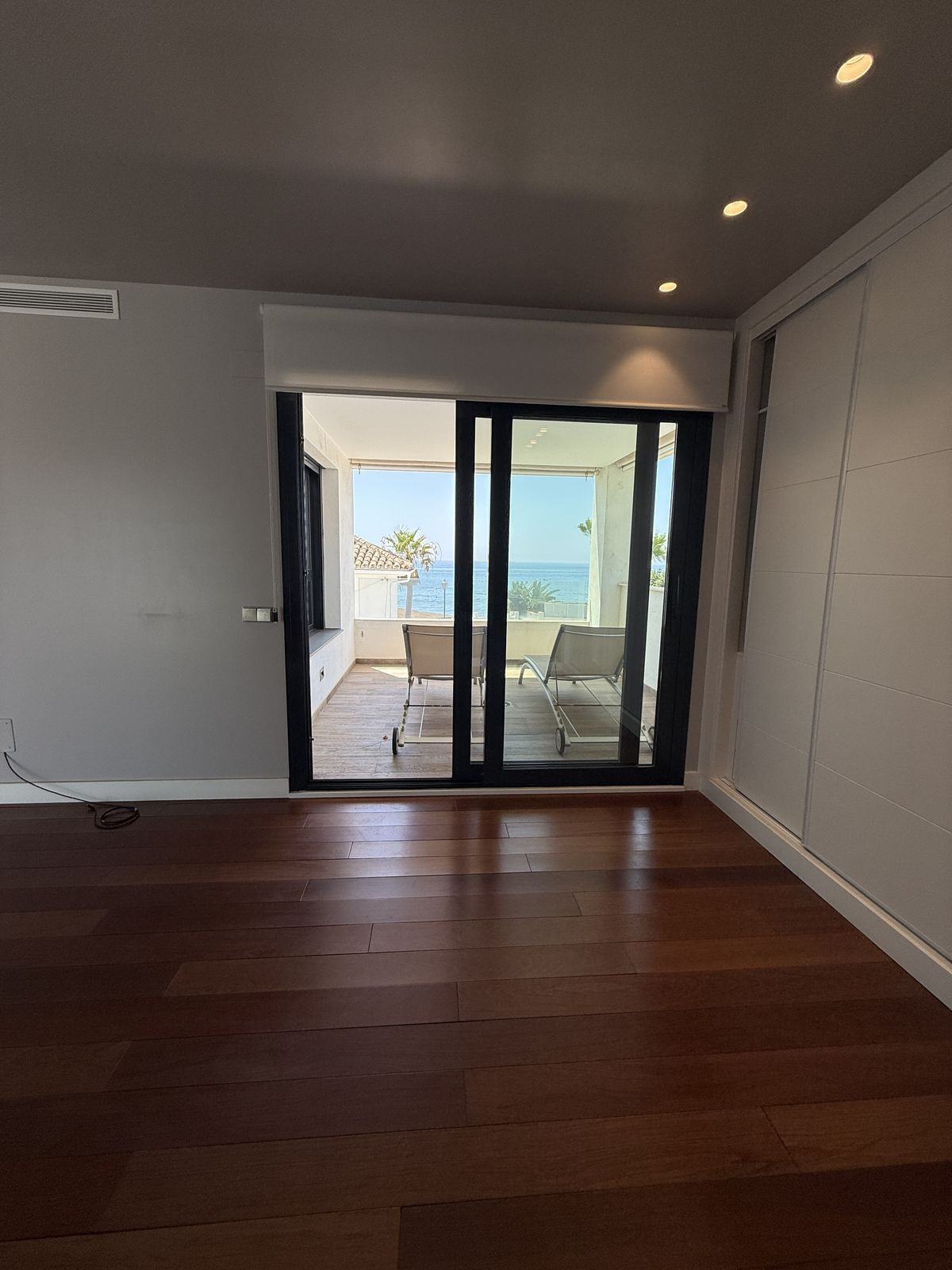 2a60441e2a4fe5f042c76d1dd4bb1963 - 27