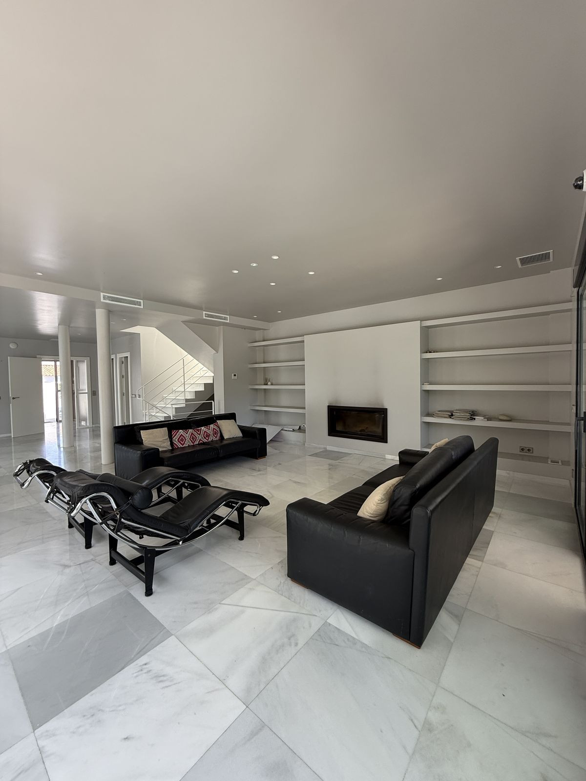 2a60441e2a4fe5f042c76d1dd4bb1963 - 7