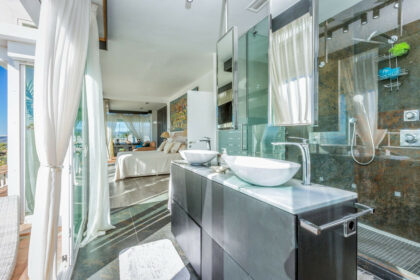 2abcd68dfd8279794252b51942e5e979 - 24