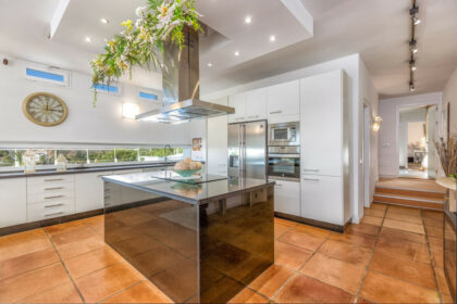 2abcd68dfd8279794252b51942e5e979 - 26