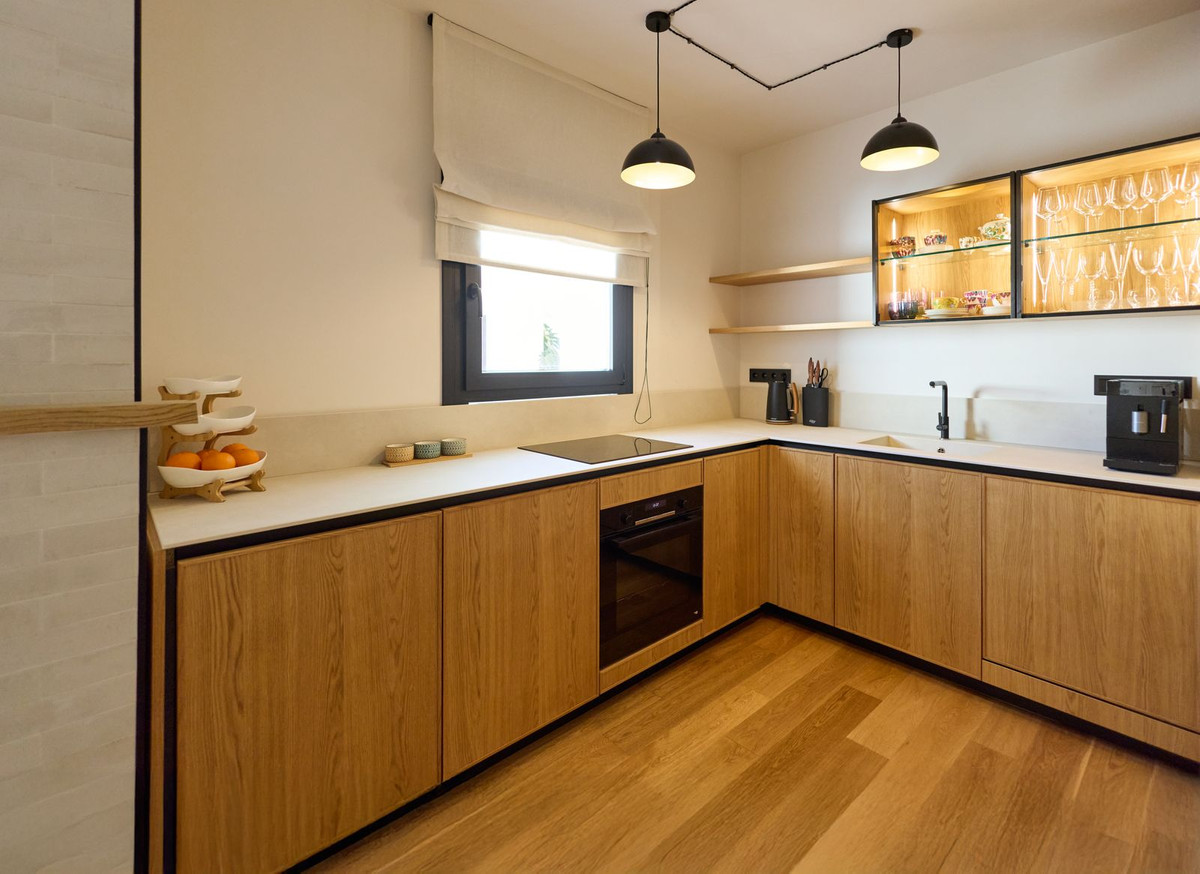 2af20327332b8a2687578602266b961d - 14