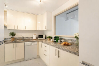 2e918c936aef4bfa9d9527f6292571b7 - 15