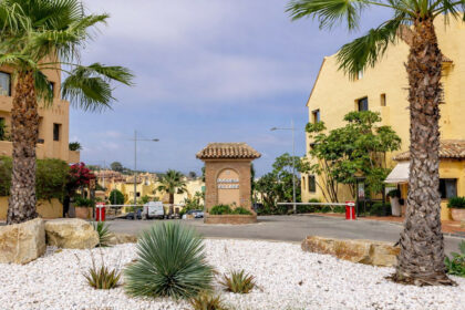 2e918c936aef4bfa9d9527f6292571b7 - 40