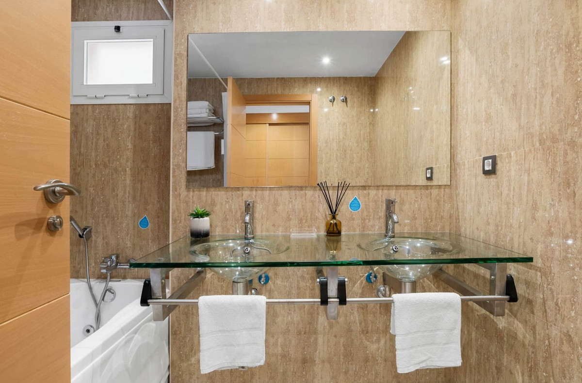 31409fc28e64b558eeaf98b102e40407 - 17