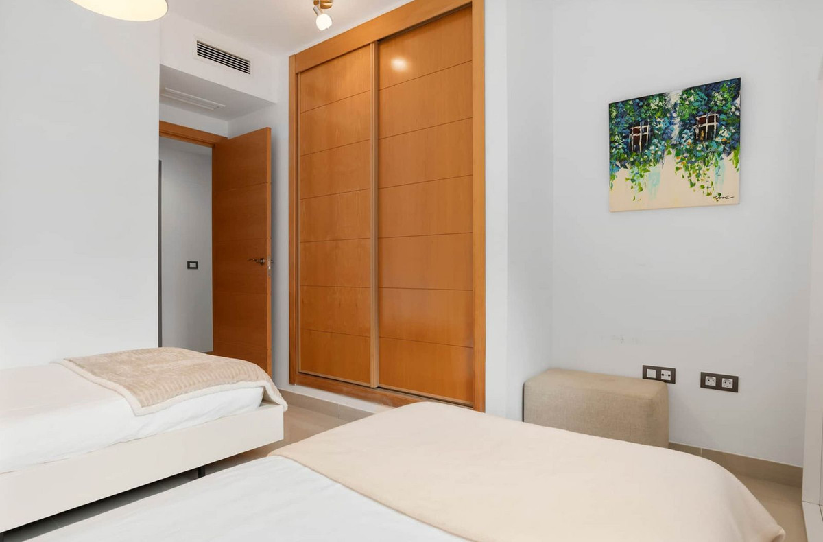 31409fc28e64b558eeaf98b102e40407 - 19