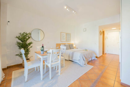 3246d9425046c583c3272b84553277aa - 10