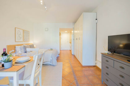 3246d9425046c583c3272b84553277aa - 9