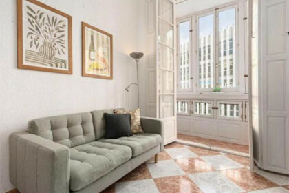 330e18d7202b9a2636d4c62abadbf781 - 1