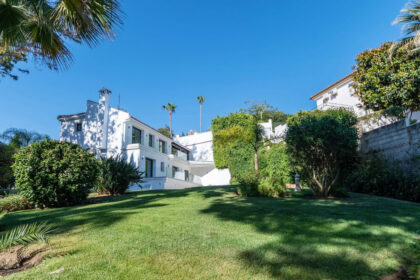 33d9c2fd9a79e77e56b50f4cd51e4886 - 1