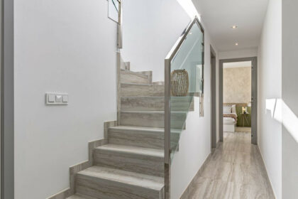 34def7aee3443e184a4161d4e086d260 - 18