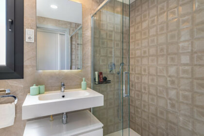 34def7aee3443e184a4161d4e086d260 - 21