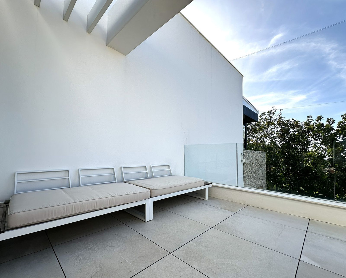 35a061f6534751b7f9c790ded62e2b26 - 30