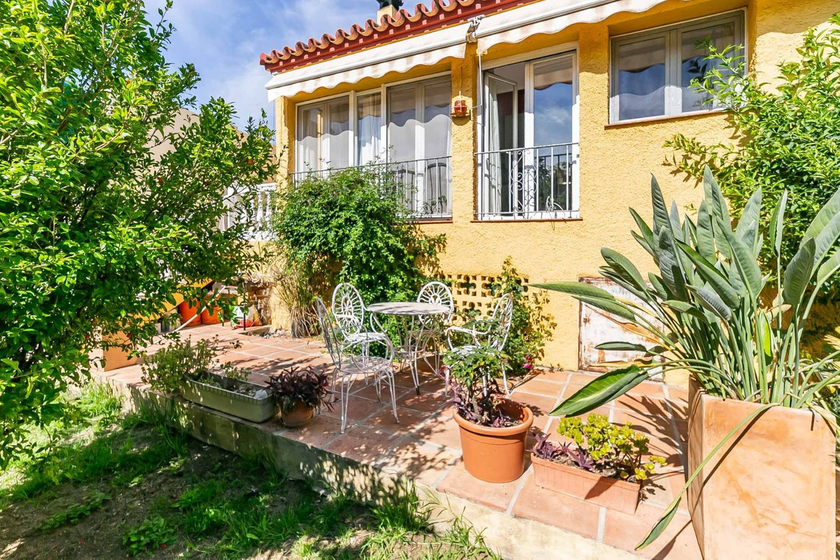 374f08e8f4f4d72a9ba1a959193ae13b - 1