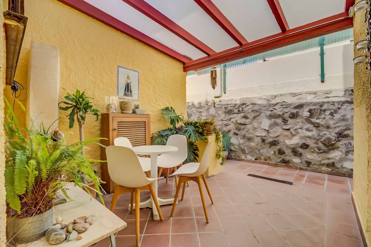 374f08e8f4f4d72a9ba1a959193ae13b - 14