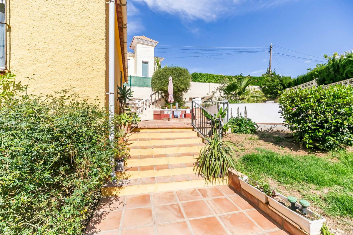 374f08e8f4f4d72a9ba1a959193ae13b - 15