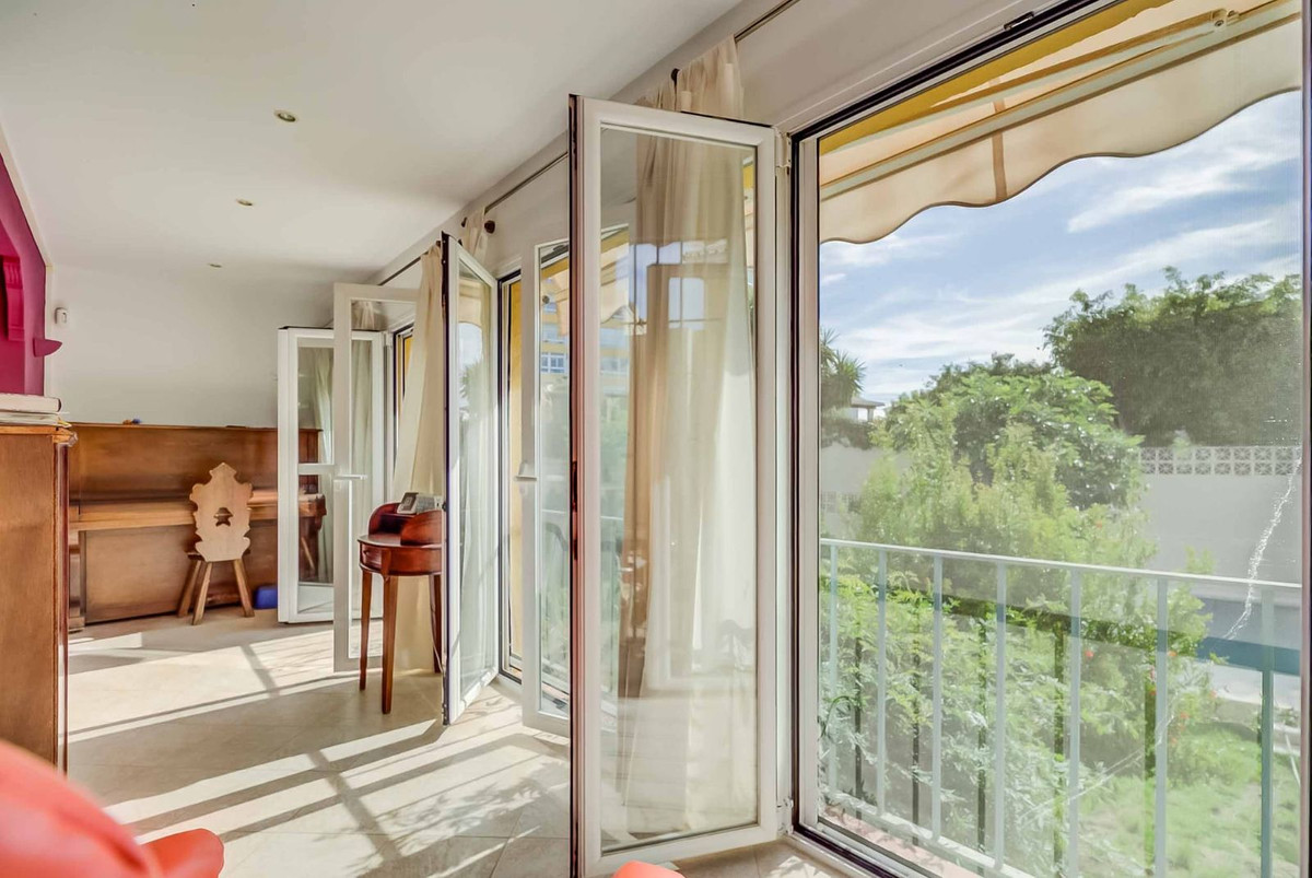 374f08e8f4f4d72a9ba1a959193ae13b - 4