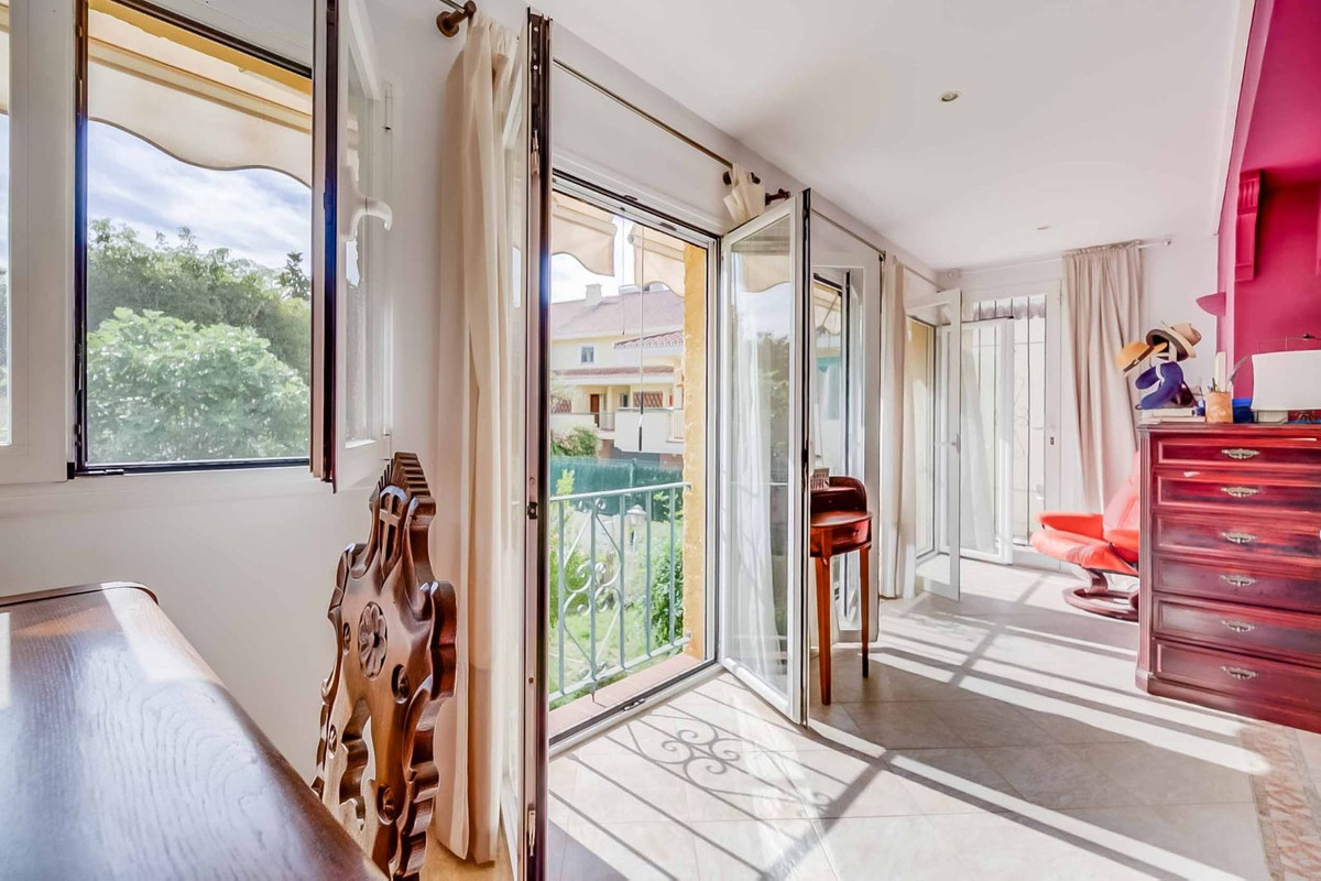 374f08e8f4f4d72a9ba1a959193ae13b - 5