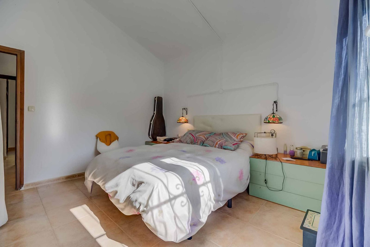 374f08e8f4f4d72a9ba1a959193ae13b - 9