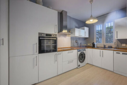 3d10653adf46504a47c16677119bb69c - 10