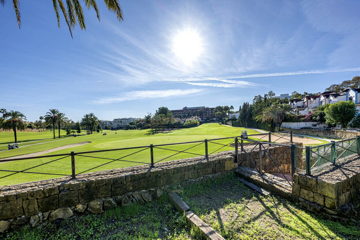 3d10653adf46504a47c16677119bb69c - 16