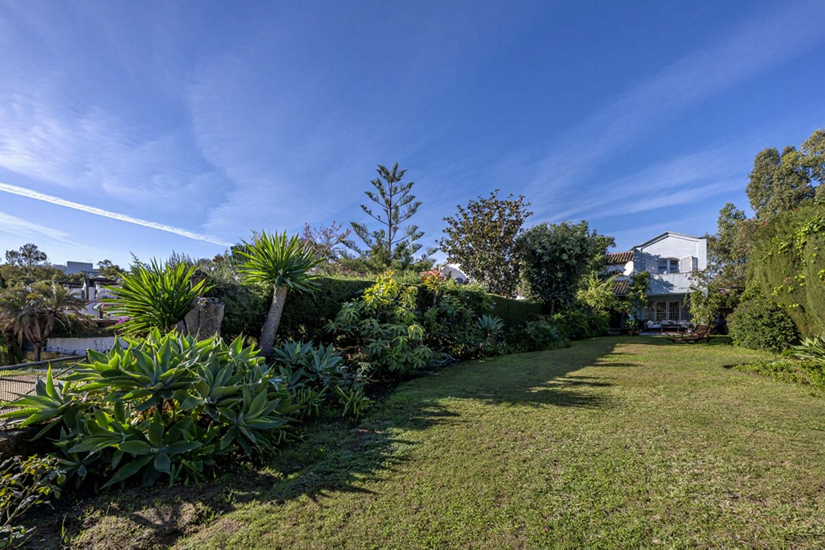 3d10653adf46504a47c16677119bb69c - 19