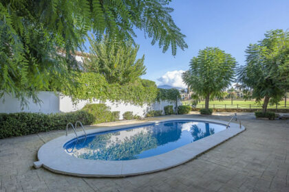 3d10653adf46504a47c16677119bb69c - 24