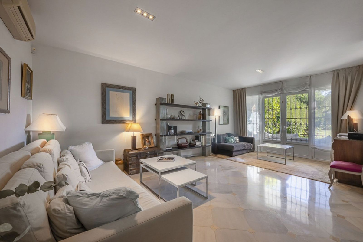 3d10653adf46504a47c16677119bb69c - 26