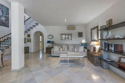 3d10653adf46504a47c16677119bb69c - 28