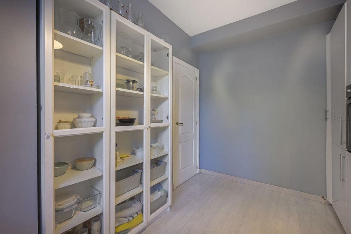 3d10653adf46504a47c16677119bb69c - 32