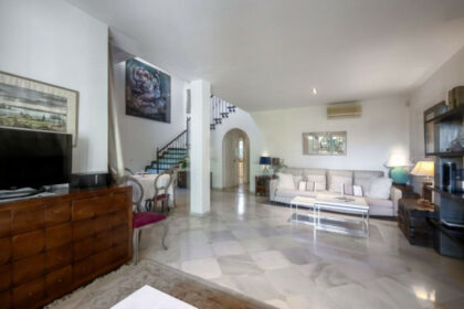 3d10653adf46504a47c16677119bb69c - 34