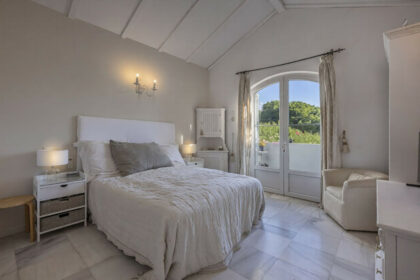 3d10653adf46504a47c16677119bb69c - 5