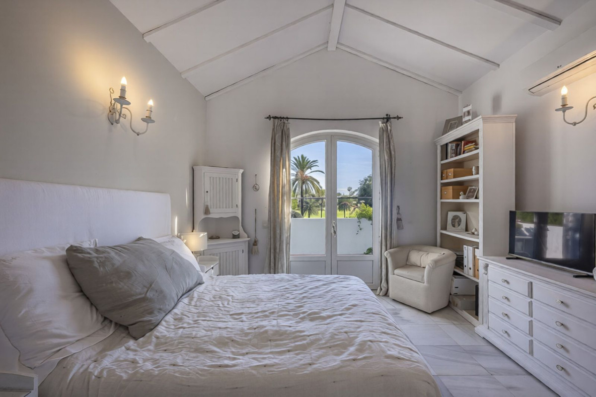 3d10653adf46504a47c16677119bb69c - 6