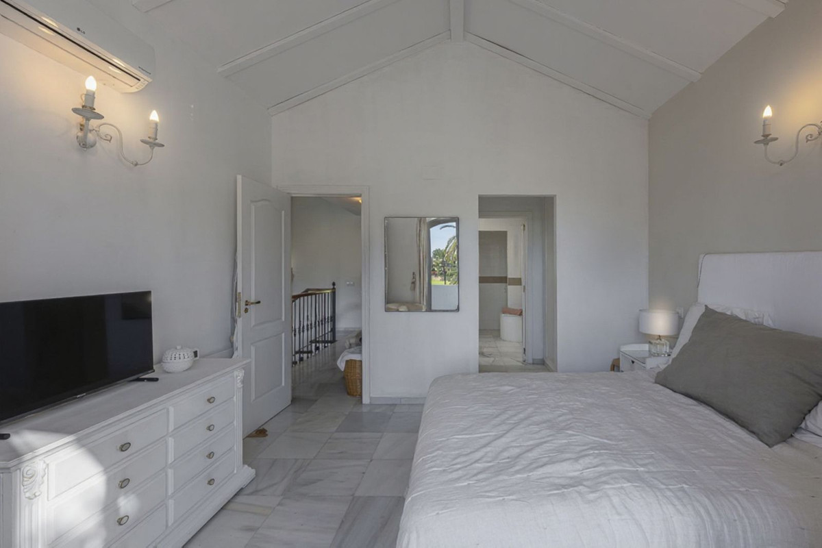 3d10653adf46504a47c16677119bb69c - 7