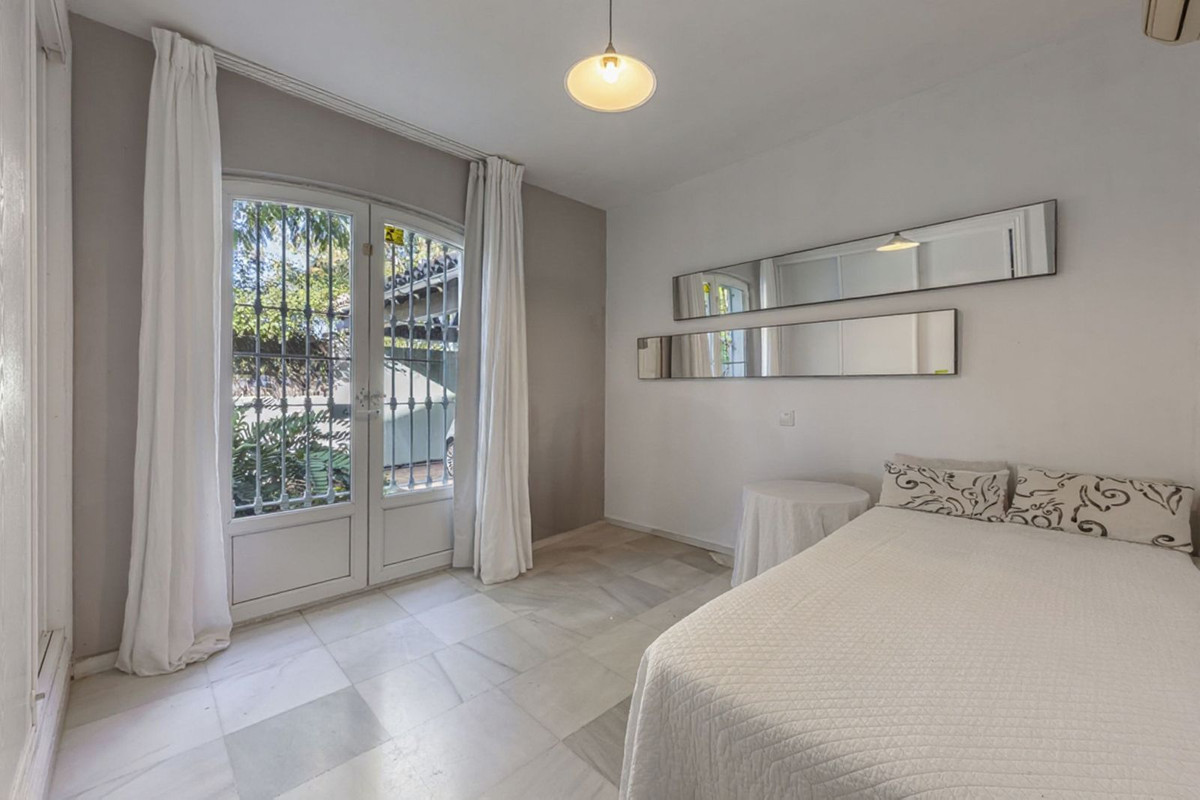 3d10653adf46504a47c16677119bb69c - 9